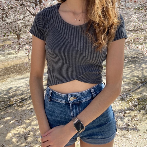 Charlotte Russe Gray Pattern Crop Top - Picture 2 of 4